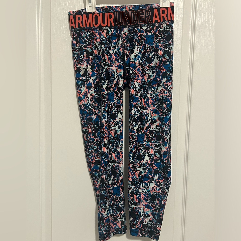 Girls Under Armour 3/4 length, leggings style pants size youth large